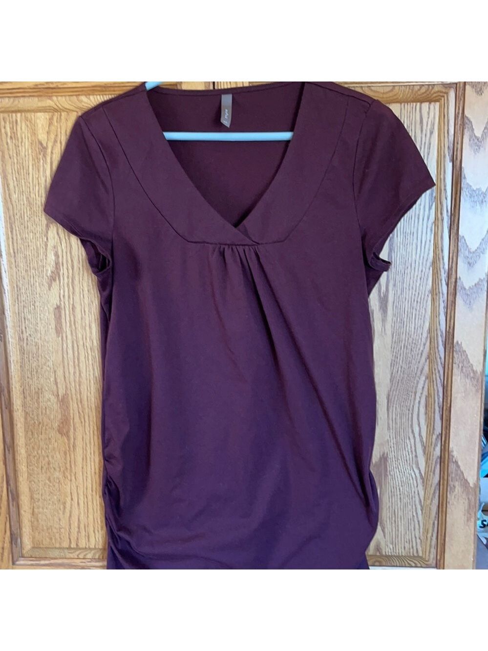 Burgundy/brownish colour thyme top size L.